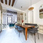 Chic 2-bedroom Haven דירה *