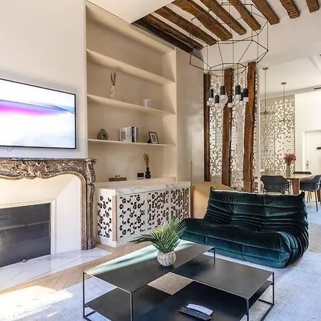 Chic 2-bedroom Haven Apartmán *